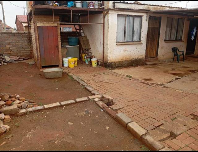 2 BEDROOM HOUSE FOR SALE IN PALM RIDGE EXT 2